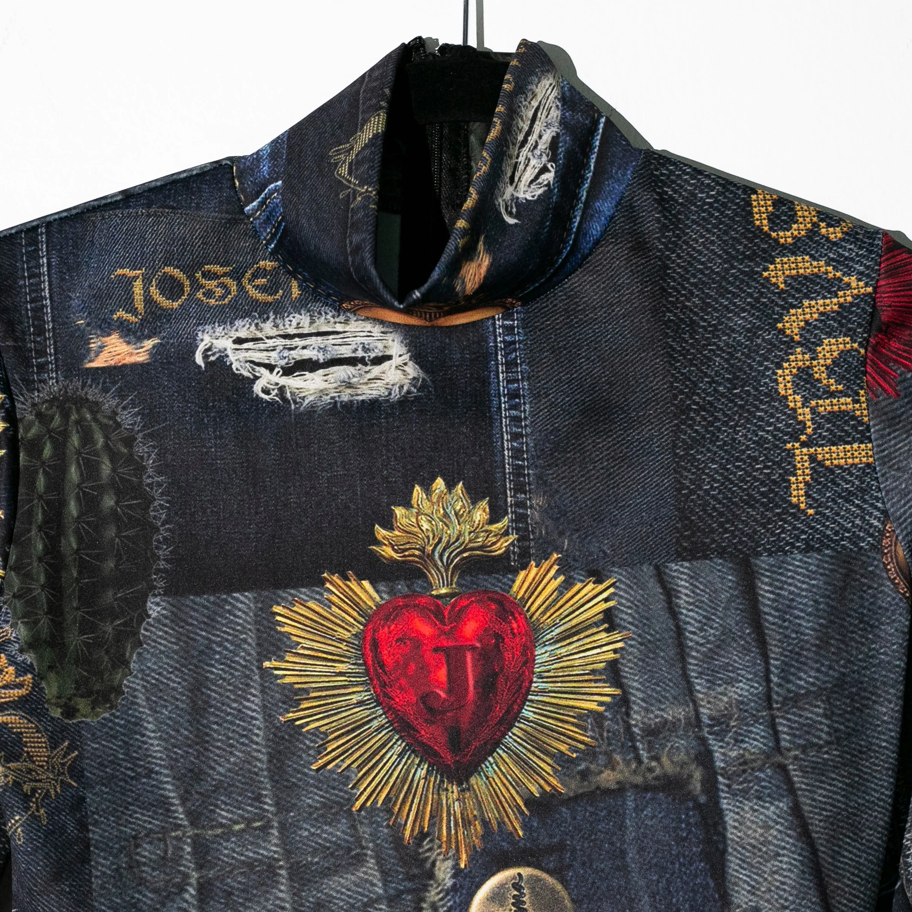 Crop top denim sagrados corazones