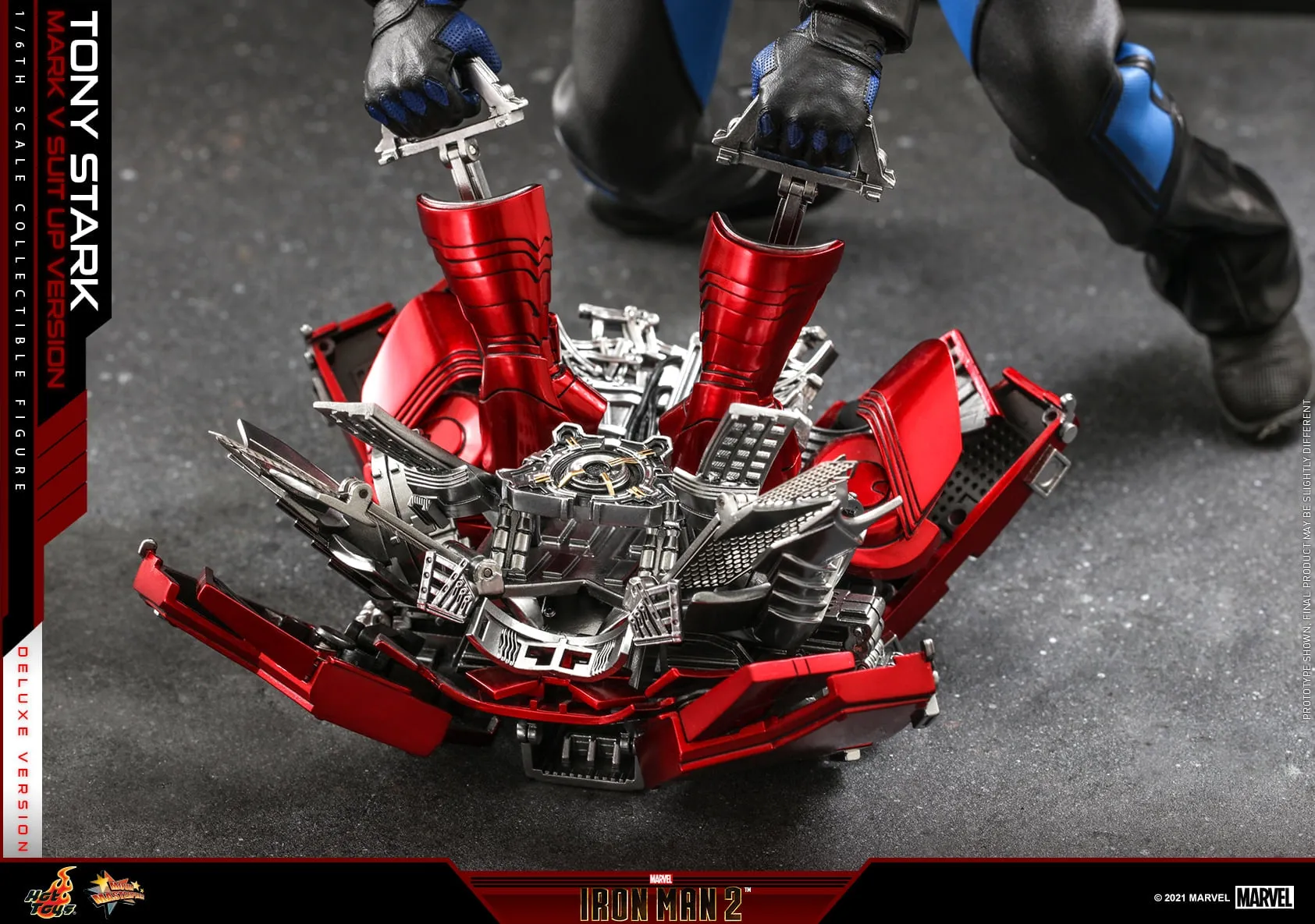 Hot Toys - MMS600 - Iron Man 2 - 1/6th scale Tony Stark (Mark V Suit up Version) Figure (Deluxe Version)