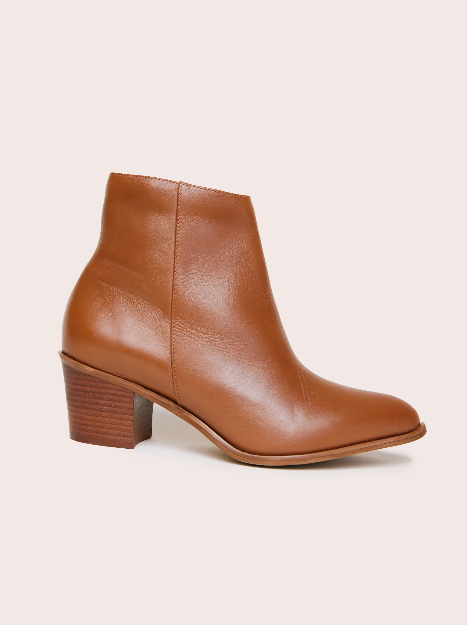 Nikki Boot